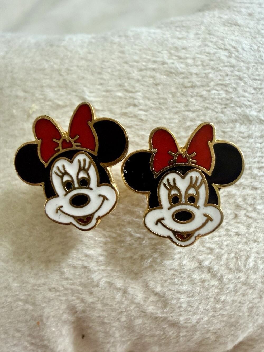 MINNIE MOUSE Disney Designs Stud Earrings Gold Tone Red Bow Hypo Allergenic